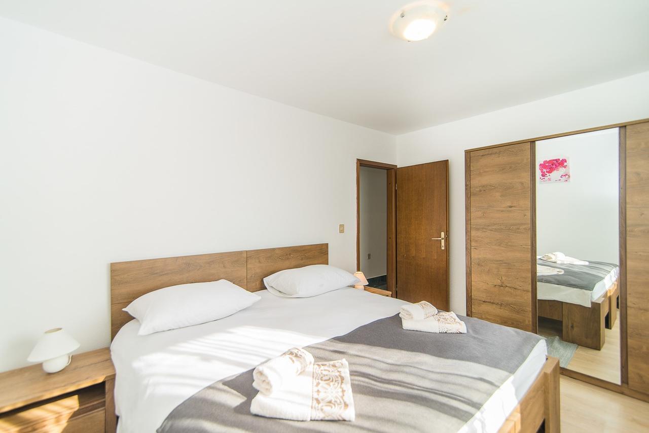 Apartments Dino Porec Esterno foto