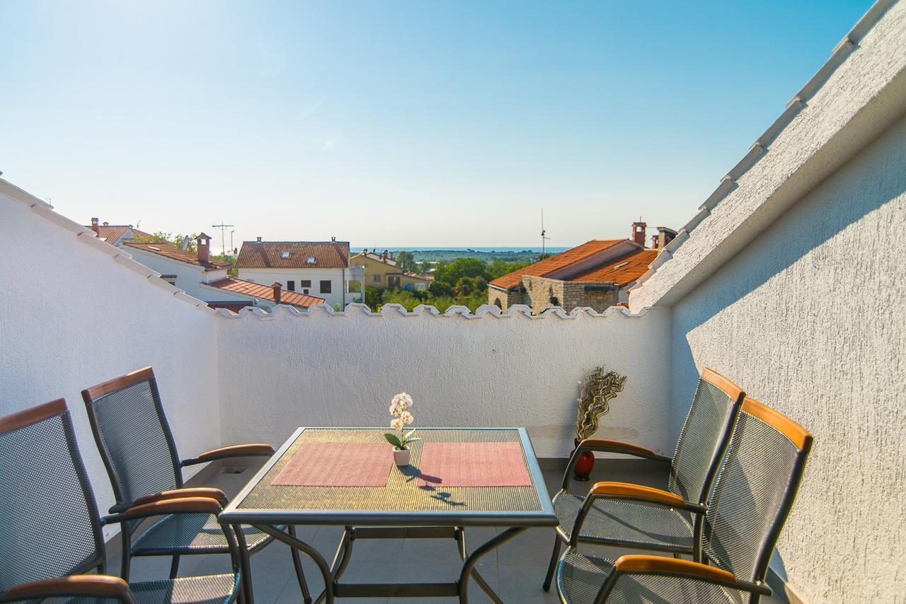 Apartments Dino Porec Esterno foto