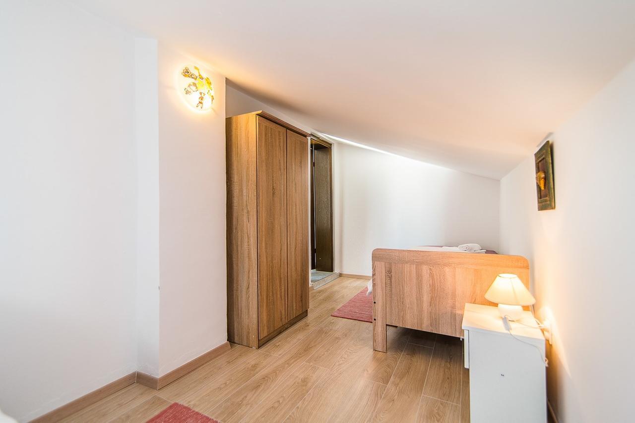 Apartments Dino Porec Esterno foto