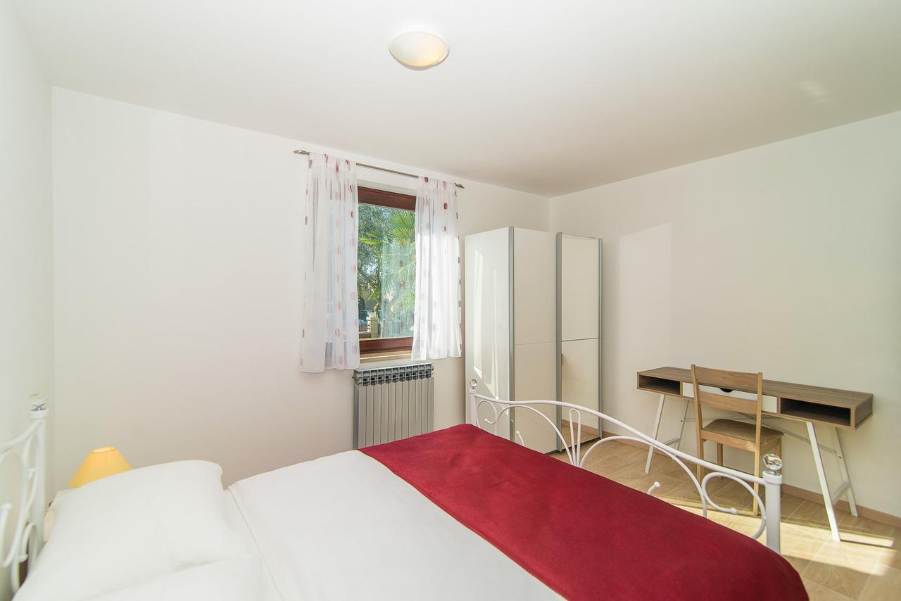 Apartments Dino Porec Esterno foto