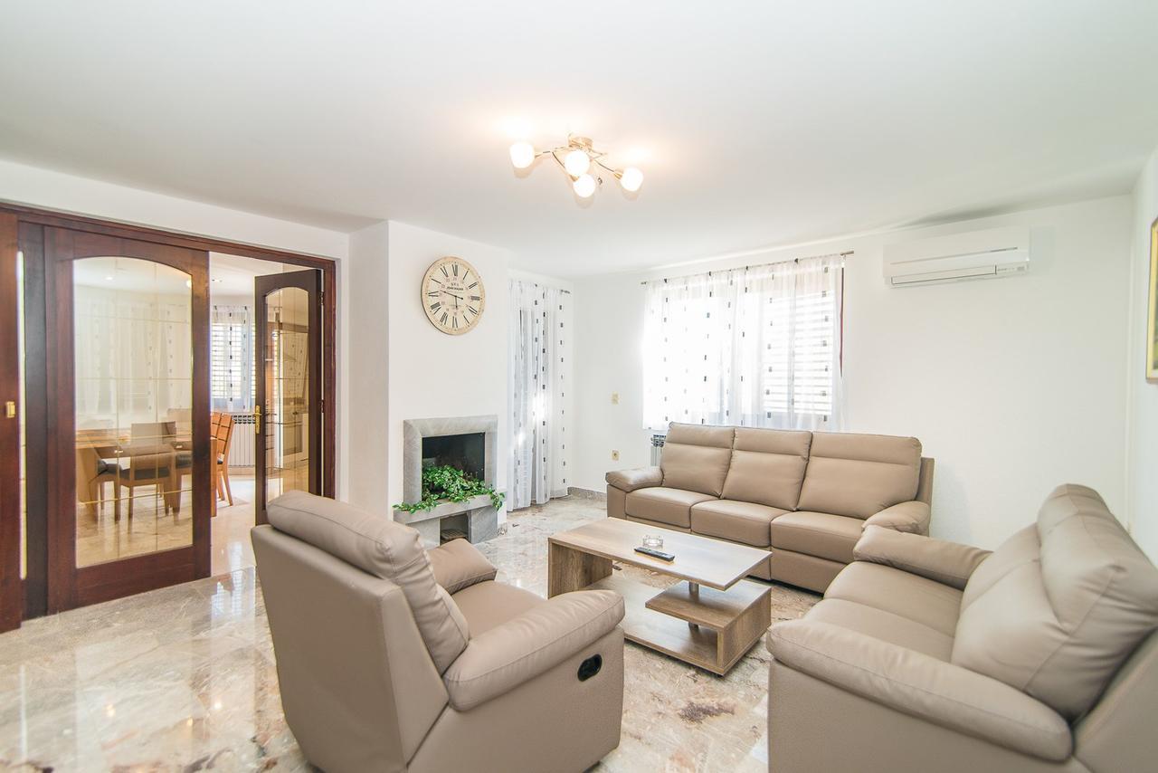 Apartments Dino Porec Esterno foto